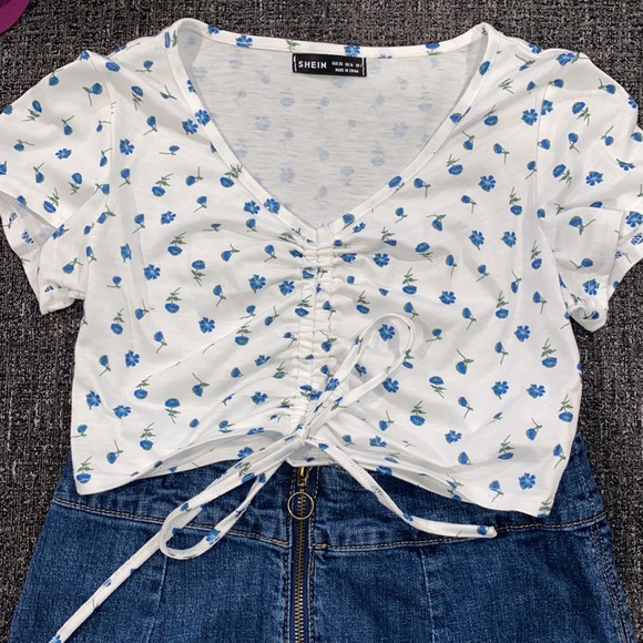 Flower top outfit - Picture 2 of 4